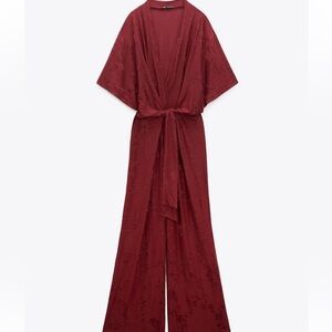 Zara jumper
Short sleeve
V neckline
Waist tie